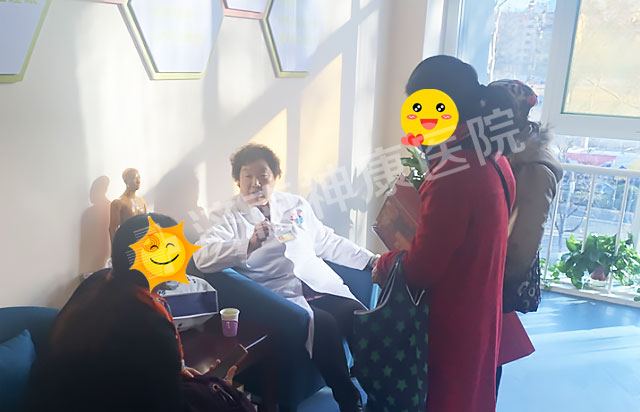 我院走进燕山社区开展重性精神障碍健康讲座活动