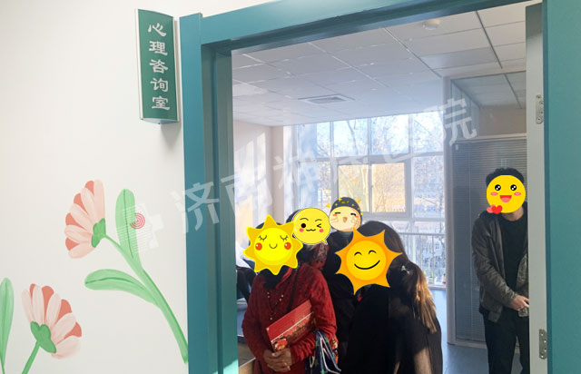 我院走进燕山社区开展重性精神障碍健康讲座活动